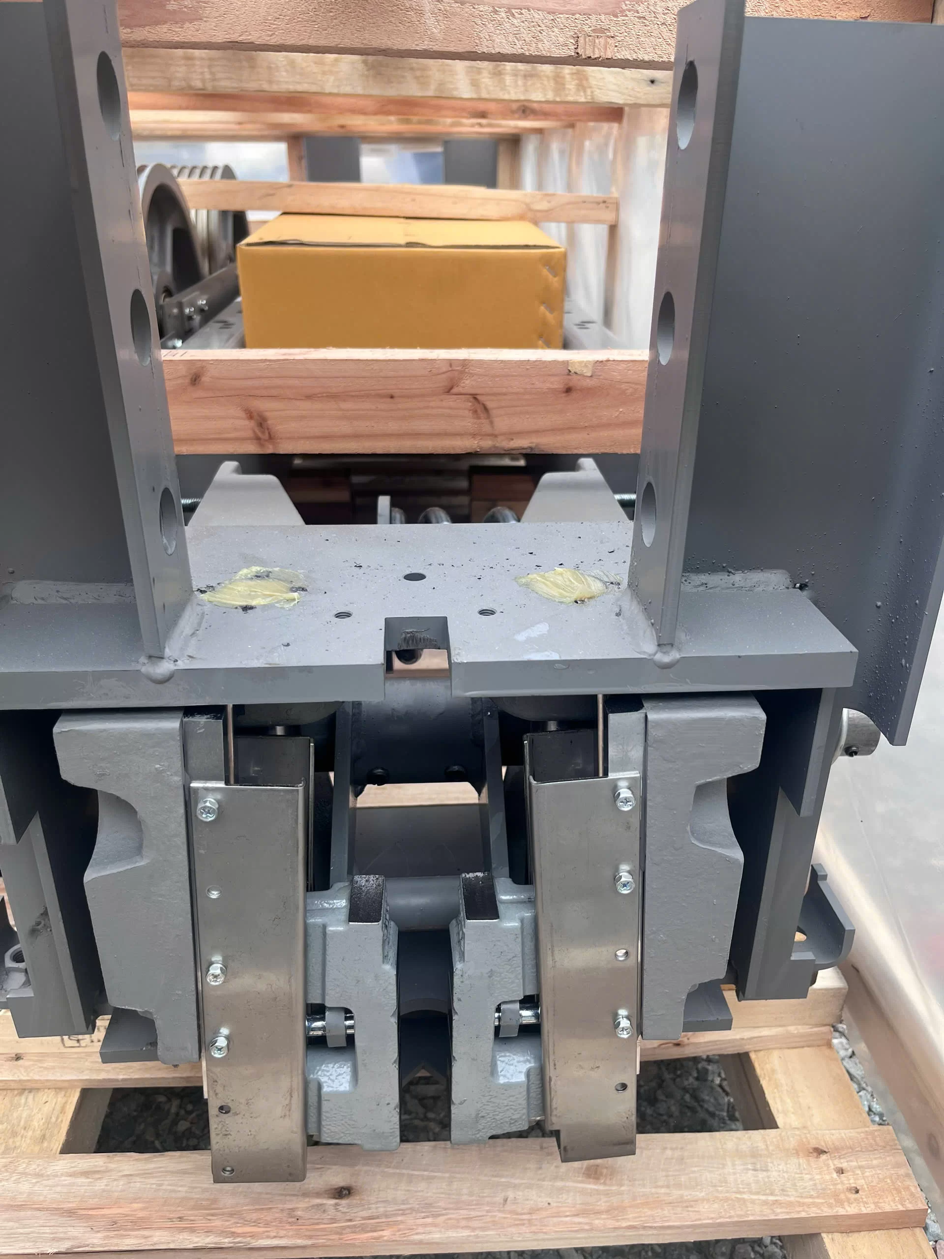 E-LIFT VÀ HỆ THỐNG AN TOÀN ĐA TẦNG: TẠI SAO RƠI TỰ DO LÀ ĐIỀU KHÔNG THỂ? 11 Lưu nháp tự động